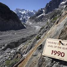 Glacier level in Chamonix severely dropped. 